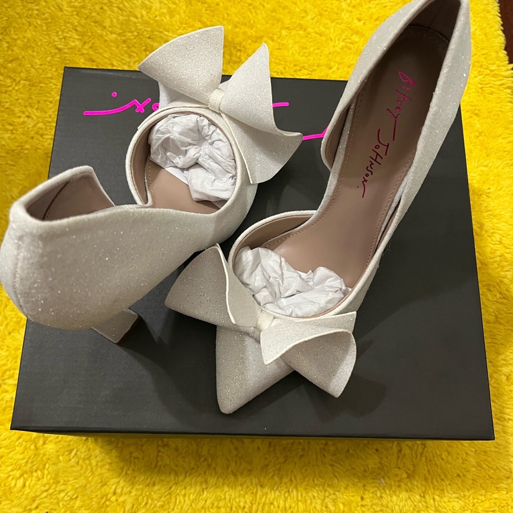 NWT Betsey Johnson Women's Nobble Shoes - Picture 4 of 6